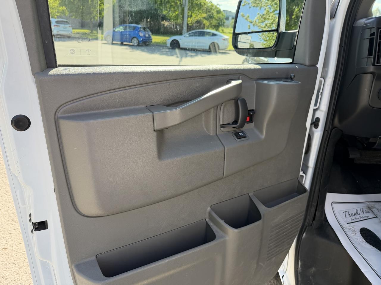 2023 Chevrolet Express Cargo Van ONLY 24,000KM!!! BLUETOOTH, KEYLESS ENTRY, CRUISE! - Photo #16