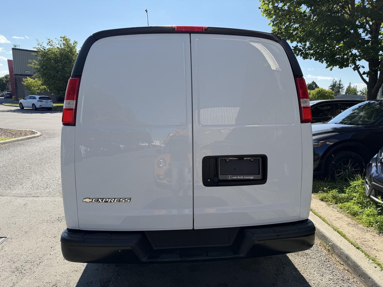 2023 Chevrolet Express Cargo Van ONLY 24,000KM!!! BLUETOOTH, KEYLESS ENTRY, CRUISE! - Photo #8