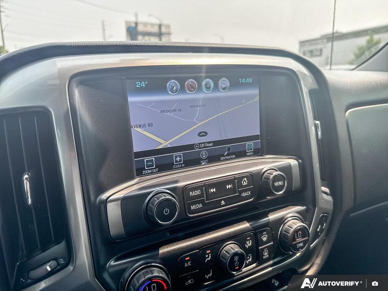 2017 Chevrolet Silverado 1500 LT / Z71 / NO ACCIDENTS / LEATHER / NAV / 4X4 Photo