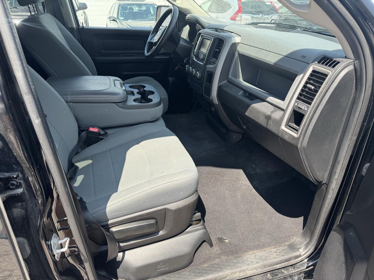 2020 RAM 1500 Classic ST - Photo #3
