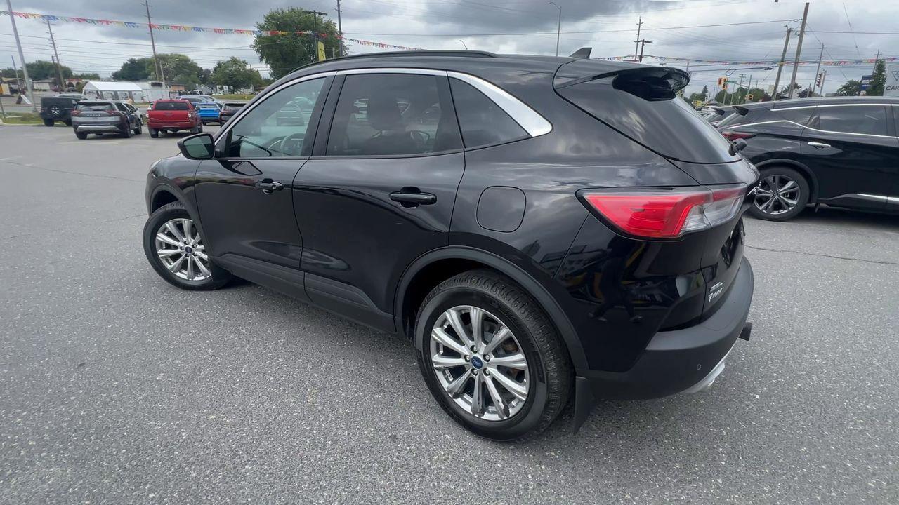 2020 Ford Escape SEL AWD, HEATED LEATHER SEATS, HEATED STEERING WHEEL, NAV, REVERSE CAM, POWER LIFTGATE!! Photo