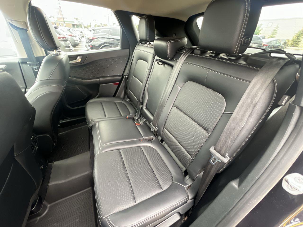 2020 Ford Escape SEL AWD, HEATED LEATHER SEATS, HEATED STEERING WHEEL, NAV, REVERSE CAM, POWER LIFTGATE!! Photo