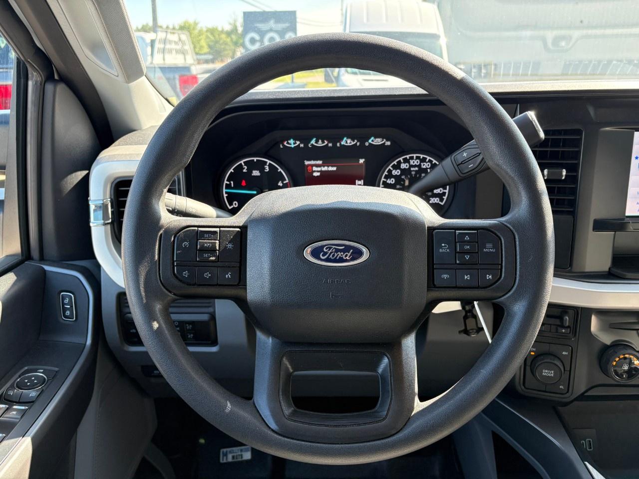 2025 Ford F-550 Super Duty DRW Photo