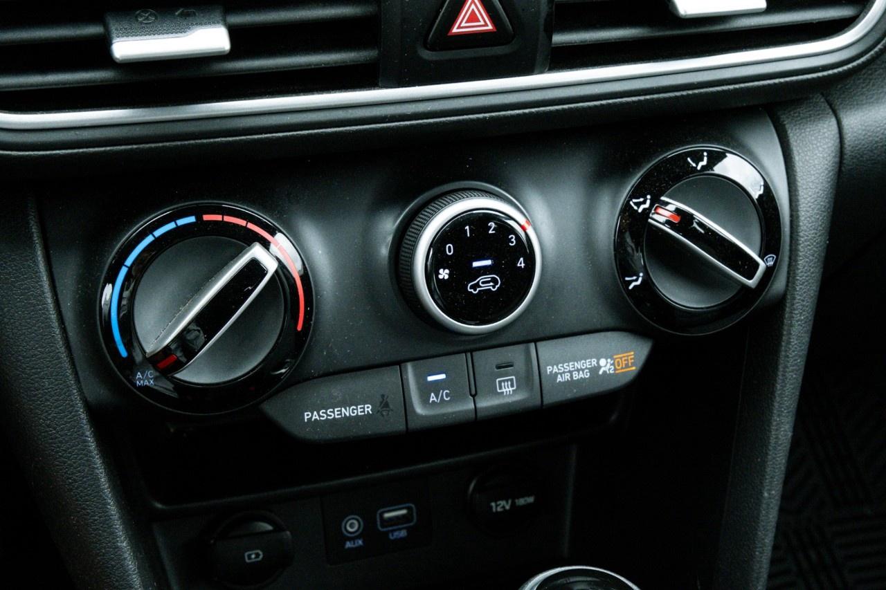 2019 Hyundai KONA 2.0L Essential FWD Photo