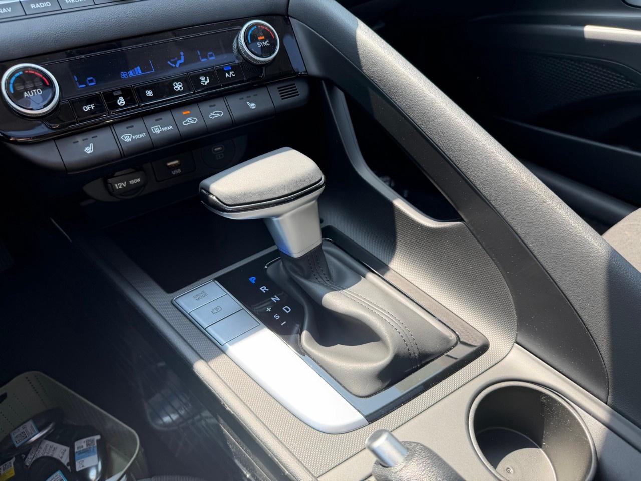 2026 Hyundai Elantra Preferred IVT w/Tech Pkg Photo