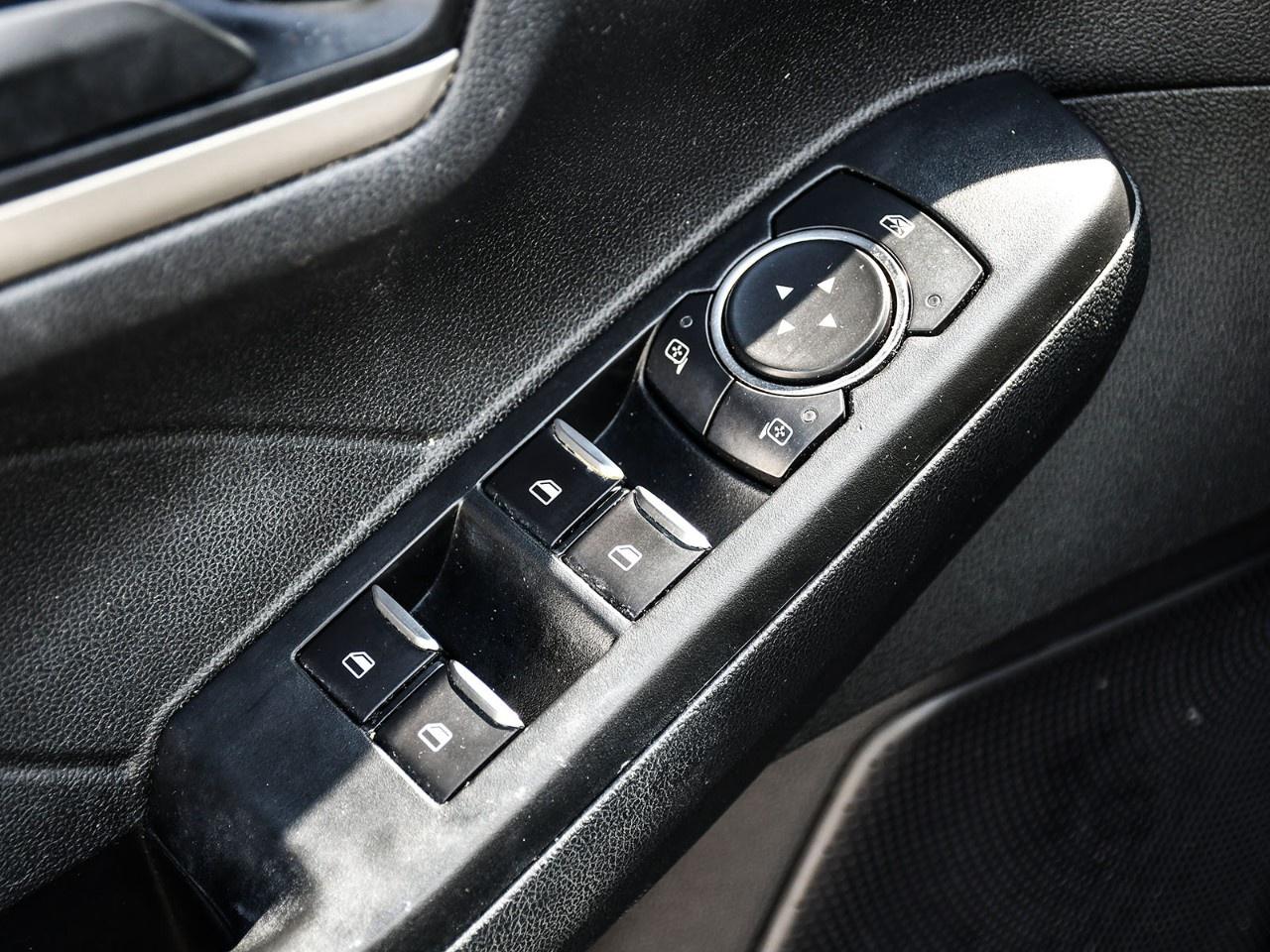 2022 Ford Escape SE AWD Photo