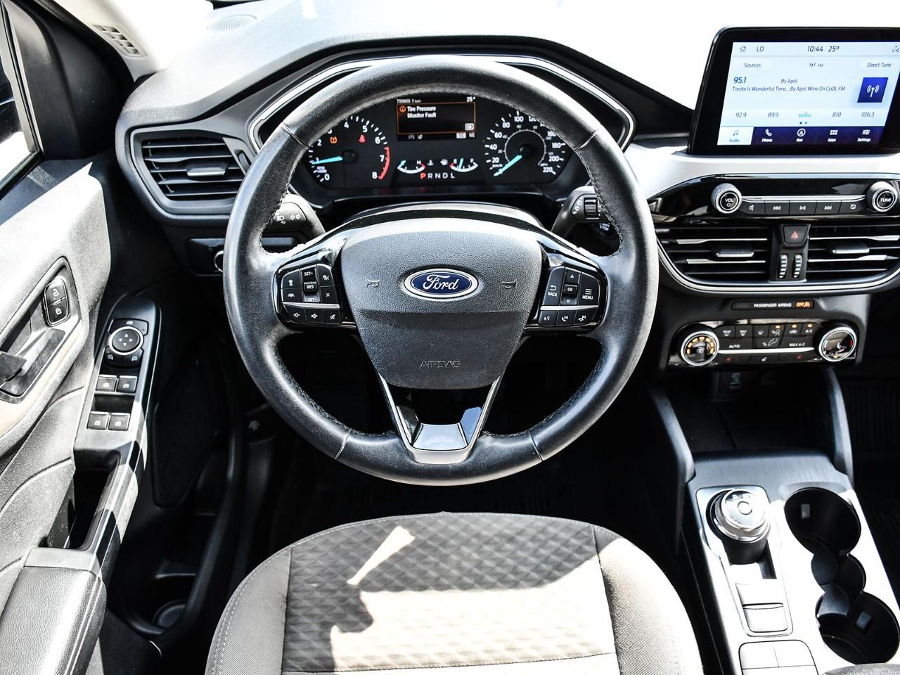 2022 Ford Escape SE AWD Photo