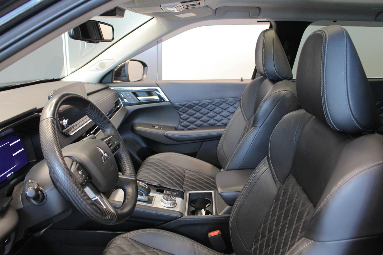 2023 Mitsubishi Outlander Plug-In Hybrid GT PLUG-IN HYBRID - HEATED SEATS/STEERING WHEEL - BOSE AUDIO Photo