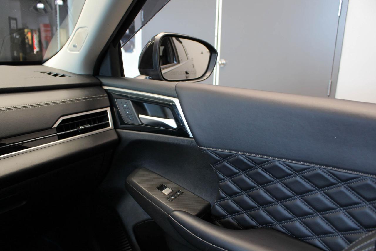 2023 Mitsubishi Outlander Plug-In Hybrid GT PLUG-IN HYBRID - HEATED SEATS/STEERING WHEEL - BOSE AUDIO Photo