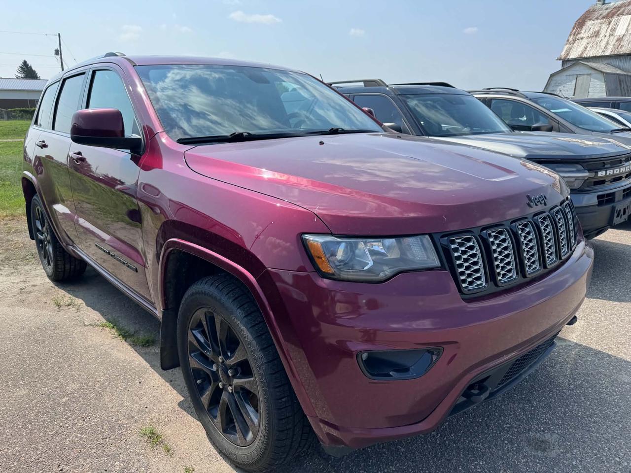 2021 Jeep Grand Cherokee Altitude Photo5