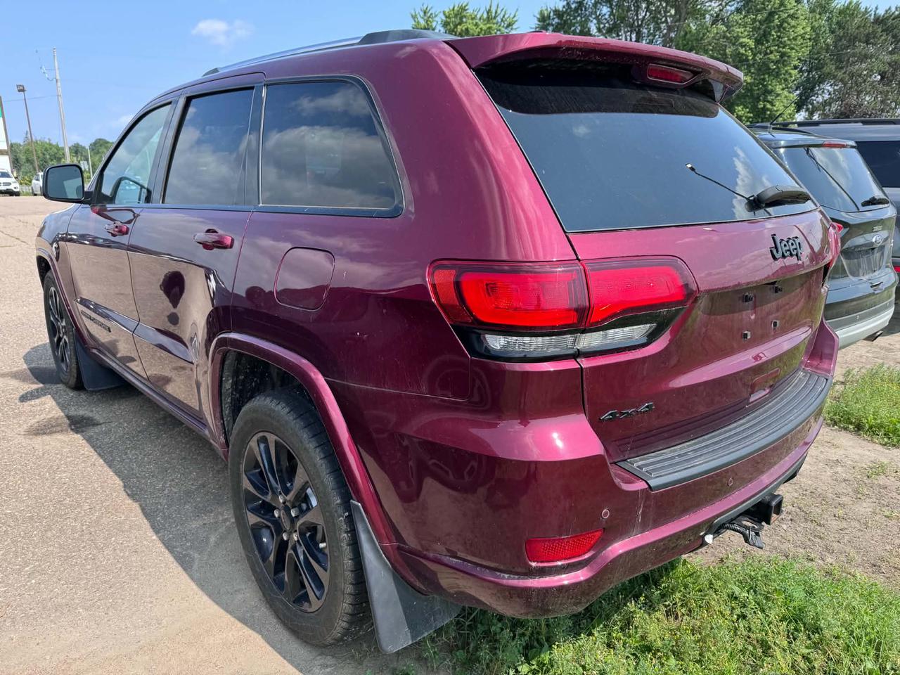 2021 Jeep Grand Cherokee Altitude Photo1
