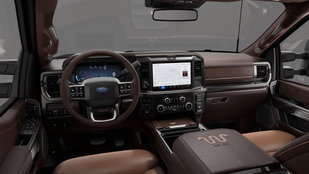2027 Ford F-450 Super Duty DRW King Ranch Photo5