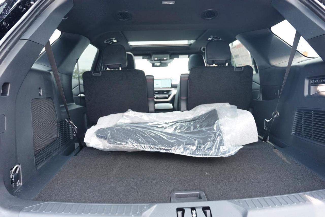 2026 Ford Explorer St 4wd | PANO ROOF | 7 PASSENGER |  HEATED STEERIN Photo