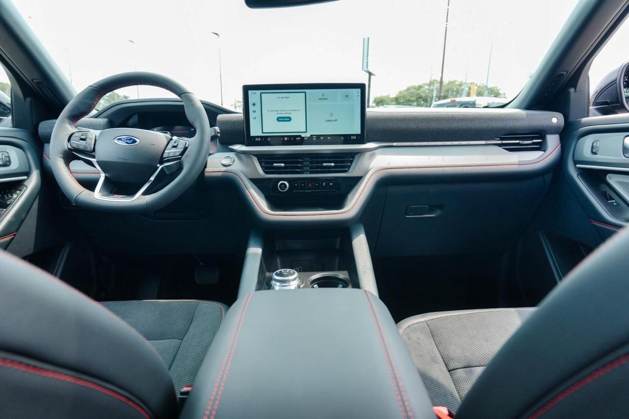 2026 Ford Explorer St 4wd | PANO ROOF | 7 PASSENGER |  HEATED STEERIN Photo