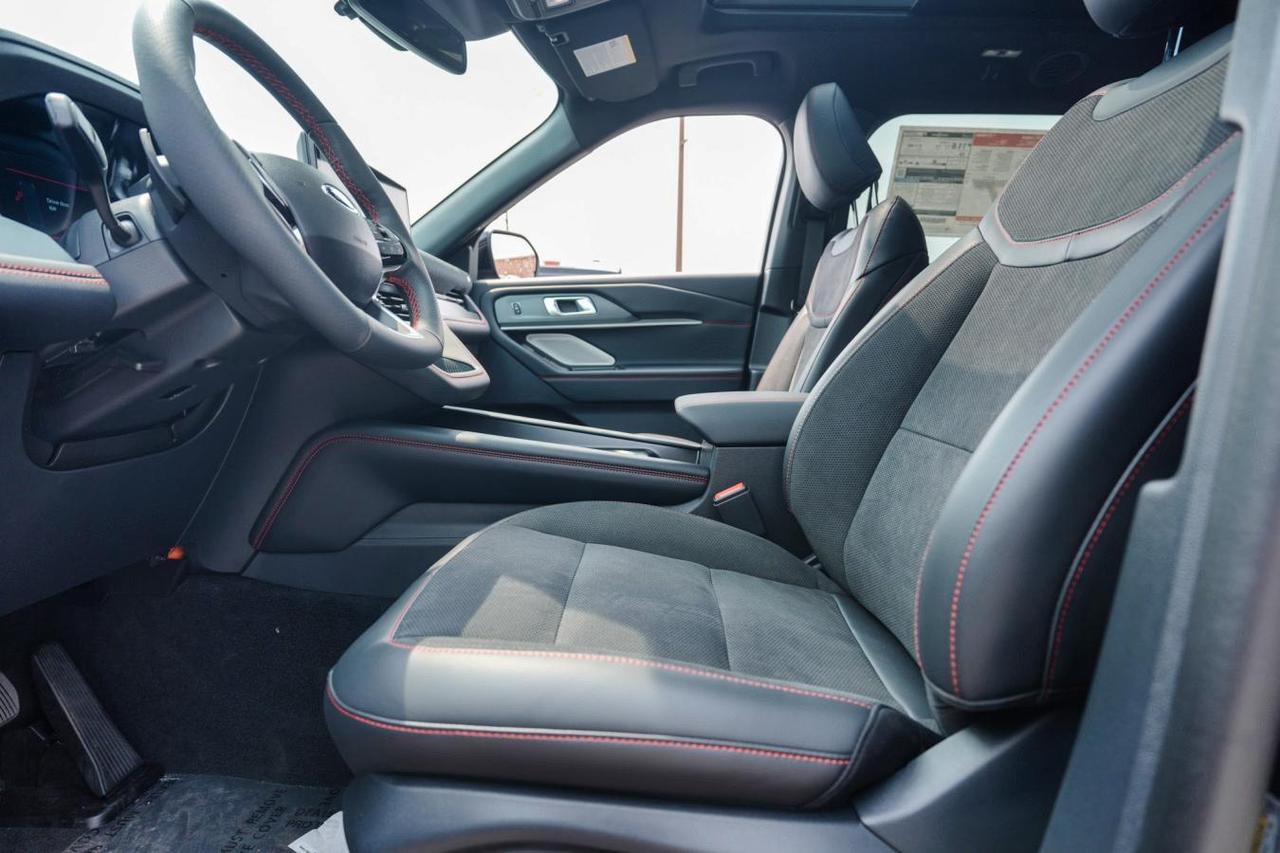 2026 Ford Explorer St 4wd | PANO ROOF | 7 PASSENGER |  HEATED STEERIN Photo