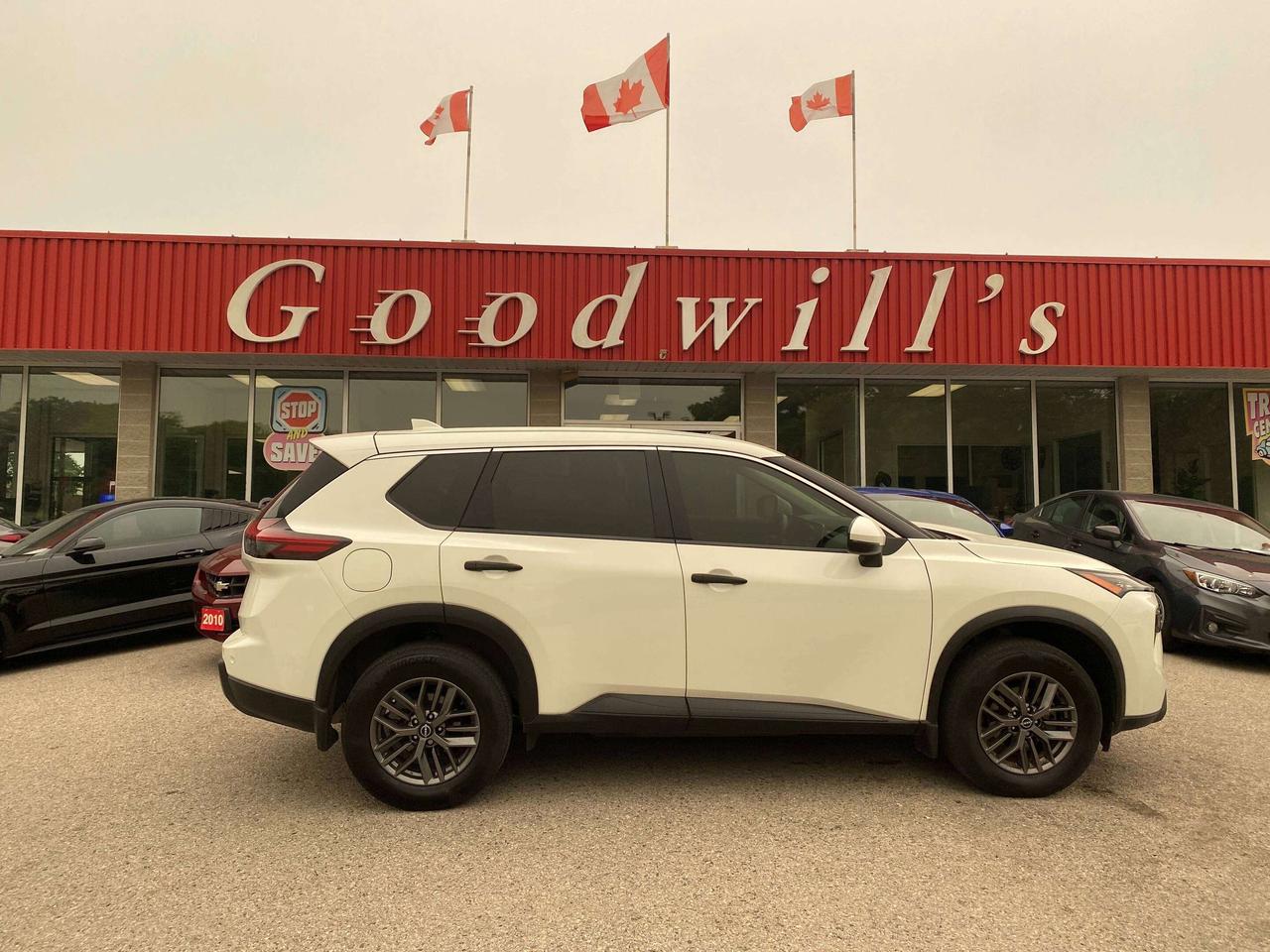 2024 Nissan Rogue S, AWD, CLEAN CARFAX, HEATED SEATS & WHEEL!