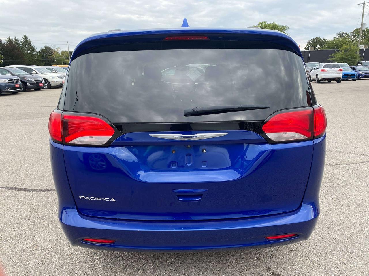 2019 Chrysler Pacifica LX, CLEAN CARFAX, REMOTE START, BACK UP CAM! Photo