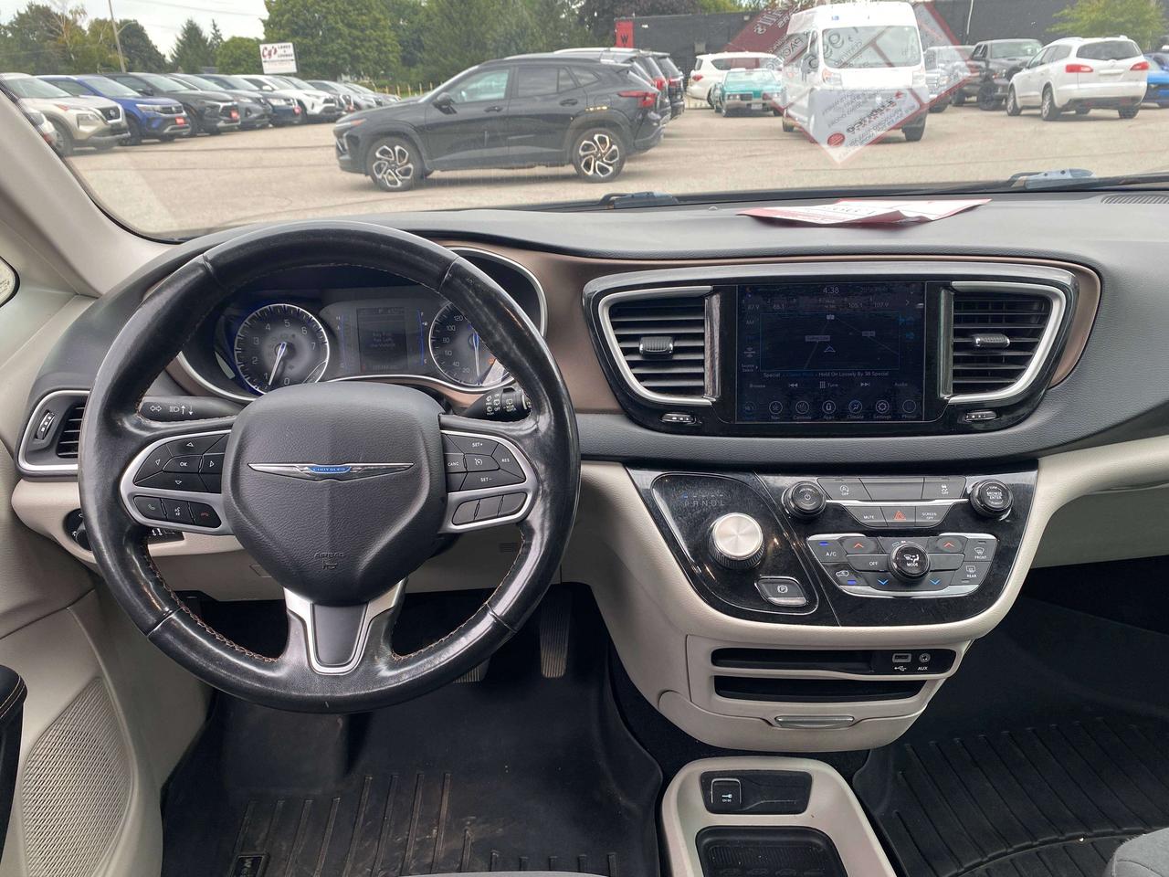 2019 Chrysler Pacifica LX, CLEAN CARFAX, REMOTE START, BACK UP CAM! - Photo #19