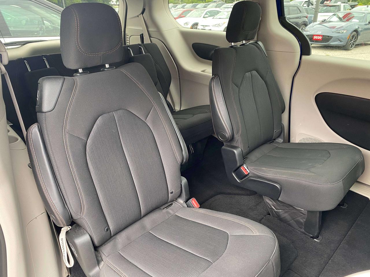 2019 Chrysler Pacifica LX, CLEAN CARFAX, REMOTE START, BACK UP CAM! - Photo #21