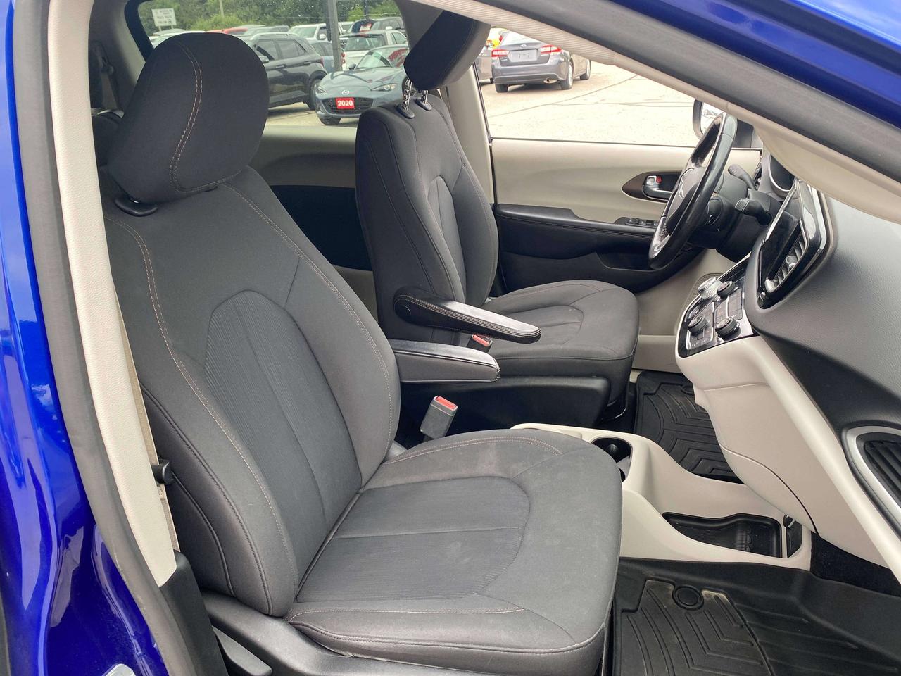 2019 Chrysler Pacifica LX, CLEAN CARFAX, REMOTE START, BACK UP CAM! - Photo #23