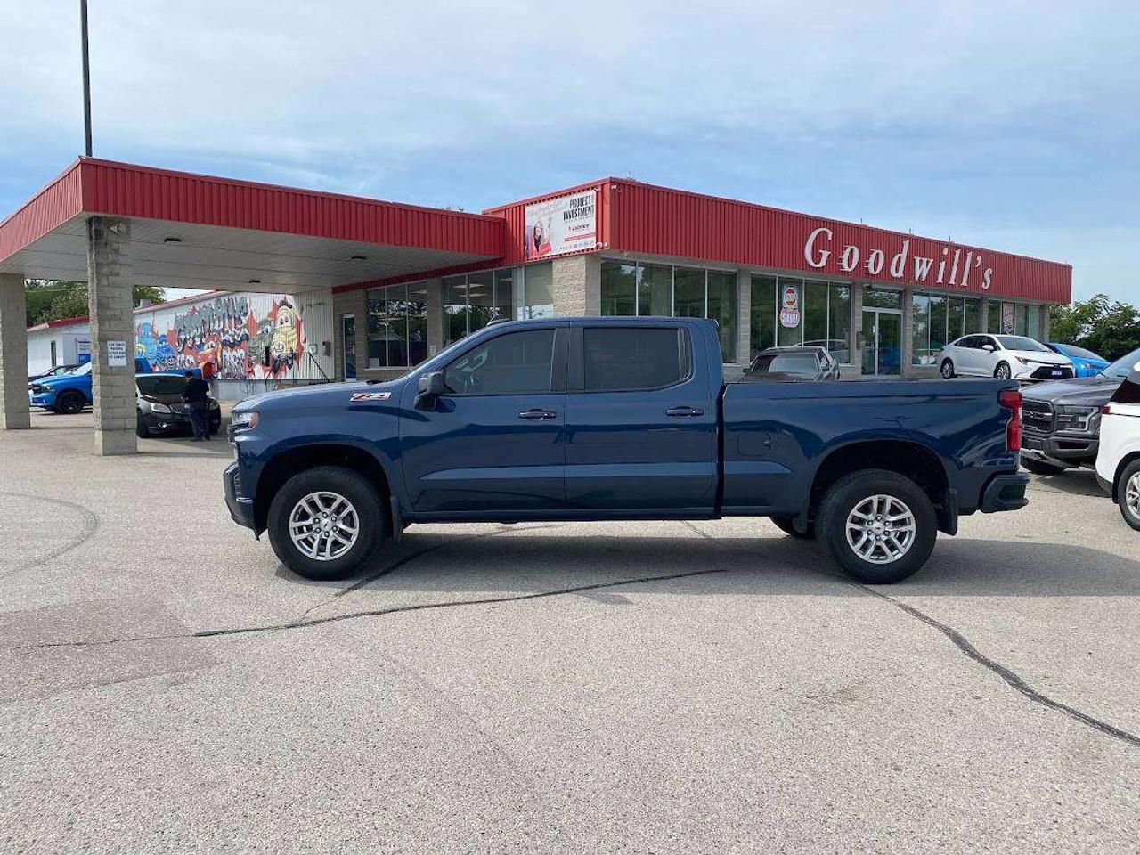 2019 Chevrolet Silverado 1500 RST, CLEAN CARFAX, REMOTE START, BACK UP CAMERA! Photo
