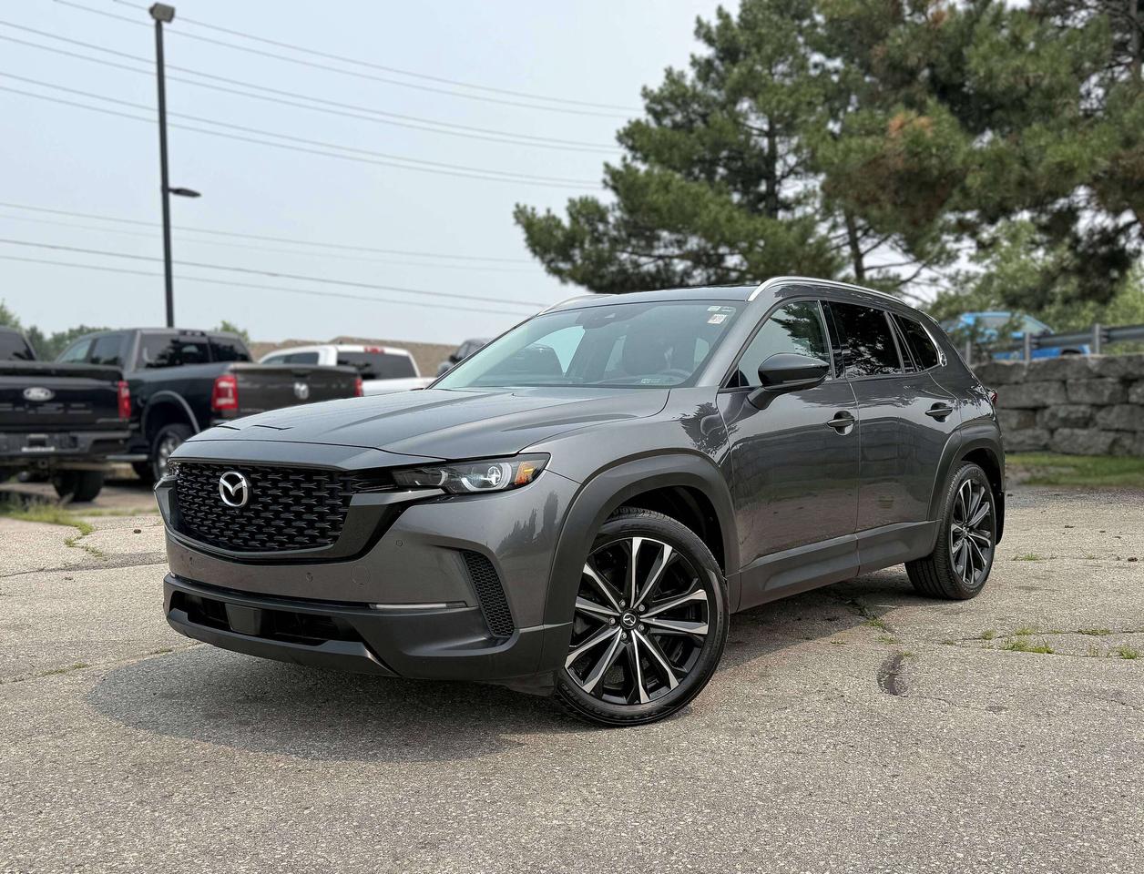 NAVIGATION, PANORAMIC SUNROOF, BLUETOOTH, HEATED SEATS, COOLED SEATS, BOSE AUDIO AND MORE !!!