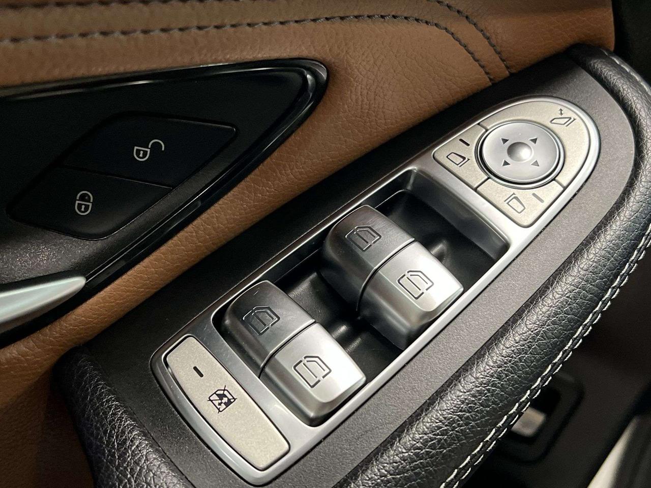 2019 Mercedes-Benz GLC GLC 300 PREMIUM AWD | HTD LEATHER | PANO ROOF |NAV Photo