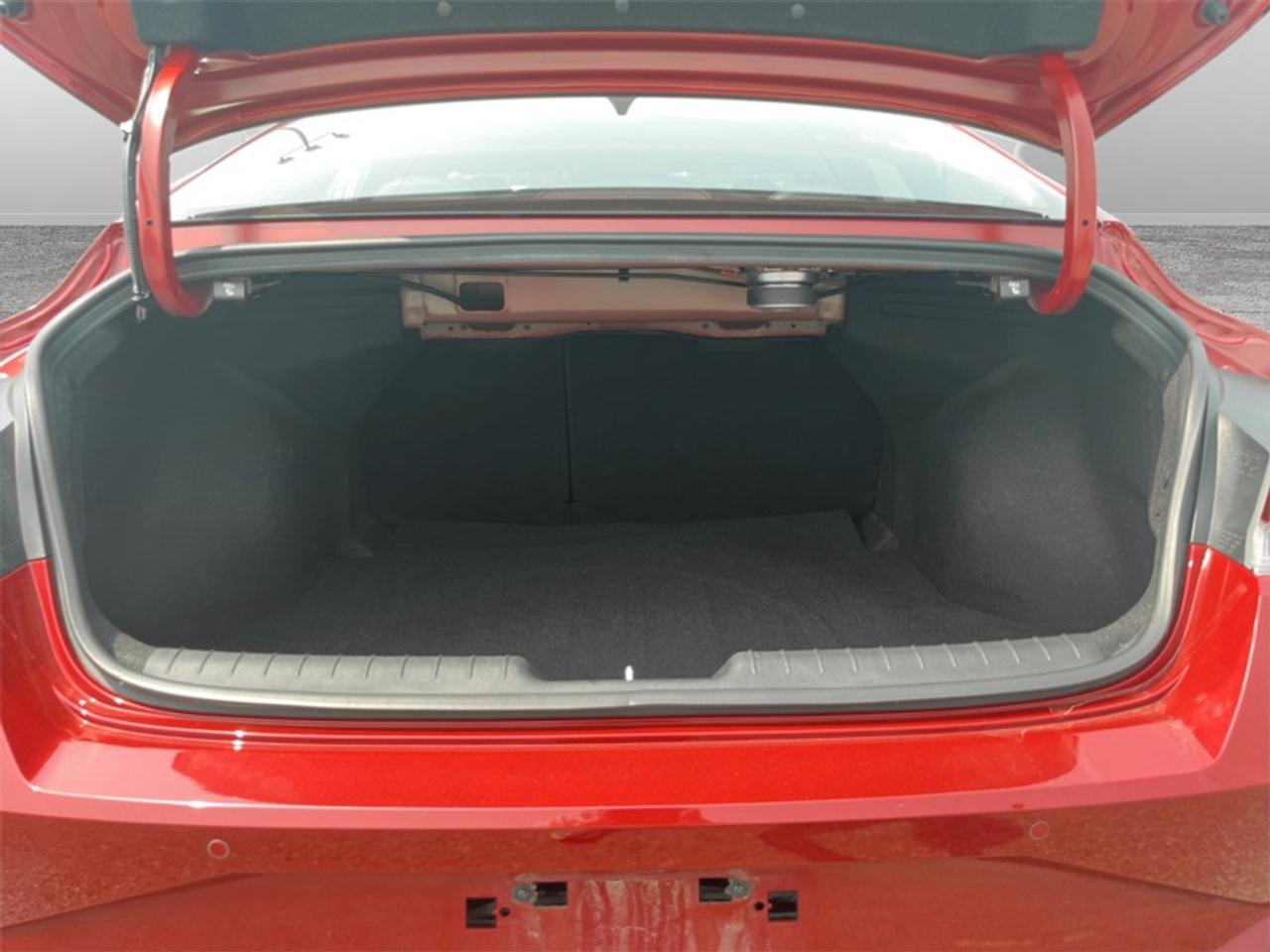 2022 Hyundai Elantra Ultimate w/Tech Pkg  - Low Mileage Photo