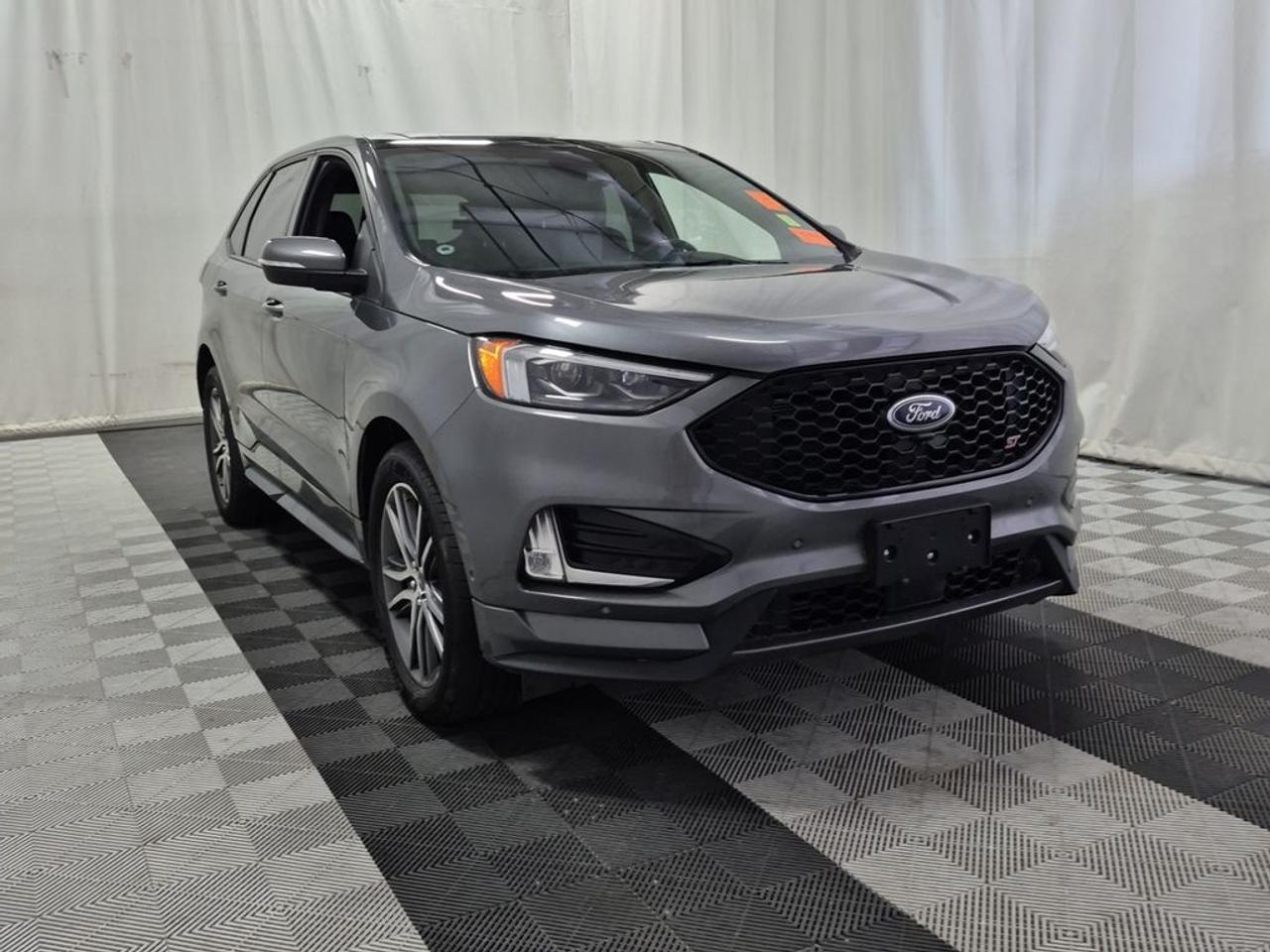 2024 Ford Edge ST Photo1