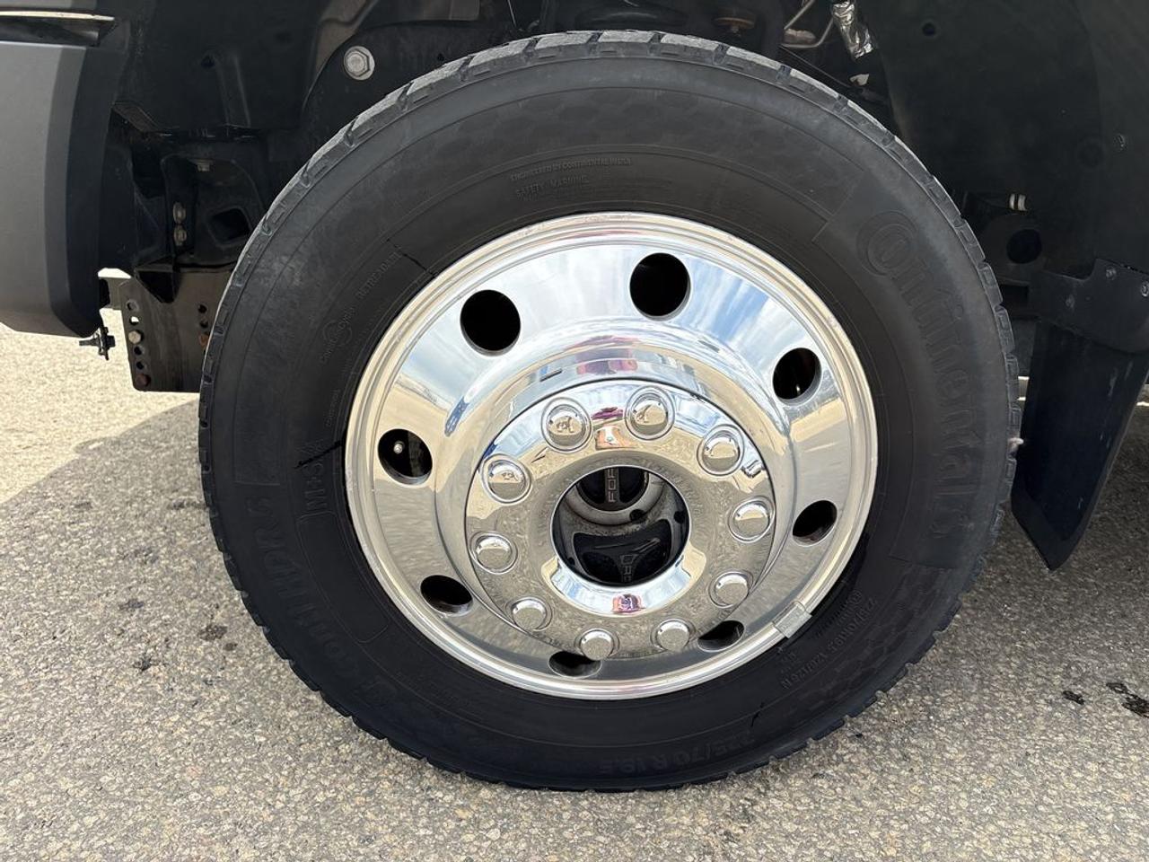 2024 Ford F-550 Super Duty DRW XLT Photo2