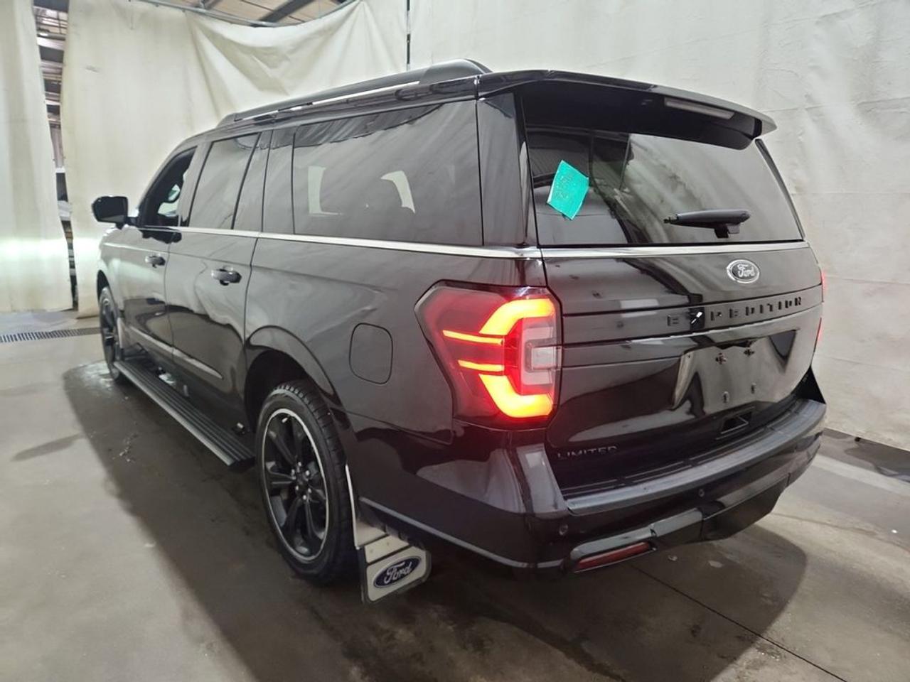 2024 Ford Expedition Limited MAX Photo3