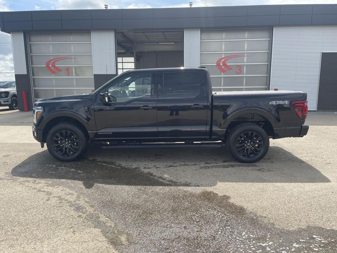 2024 Ford F-150 Lariat Photo3