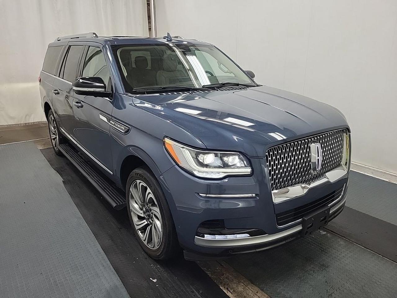 2022 Lincoln Navigator L Reserve Photo1