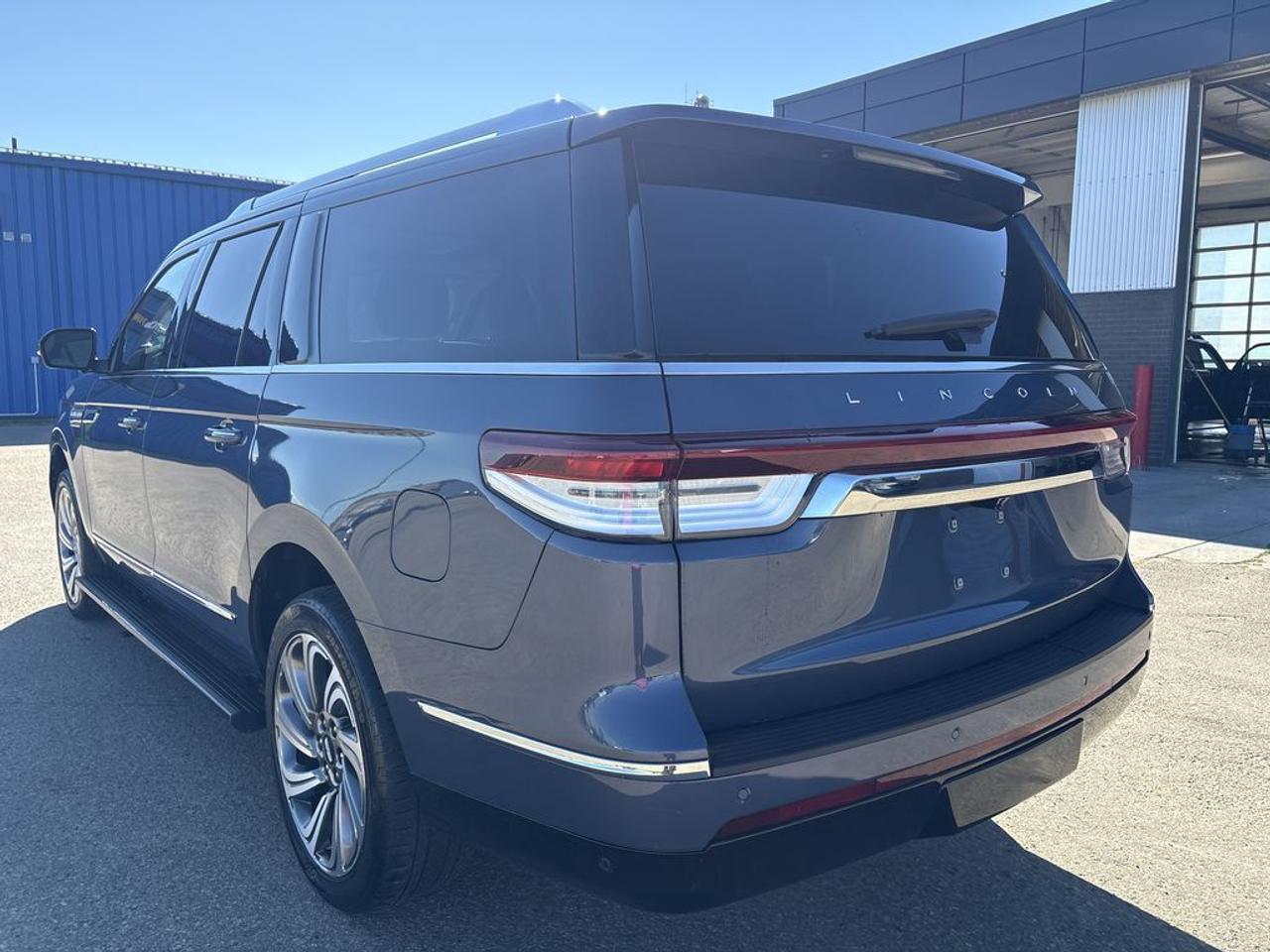 2022 Lincoln Navigator L Reserve Photo4