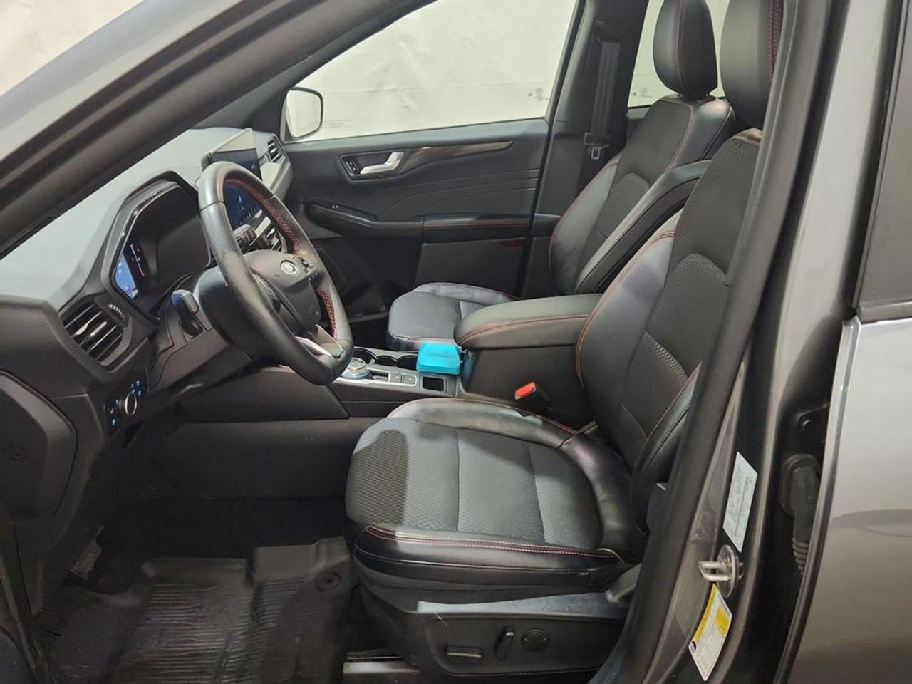 2025 Ford Escape ST-Line Photo4