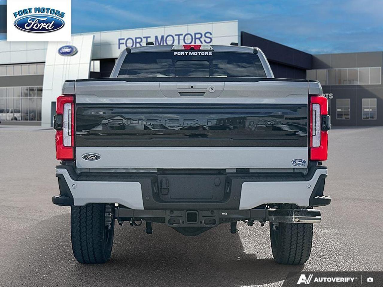 2026 Ford SUPER DUTY F-350 SRW Platinum Photo4