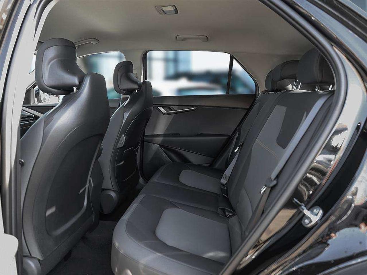 2026 Kia Niro HEV LX Photo