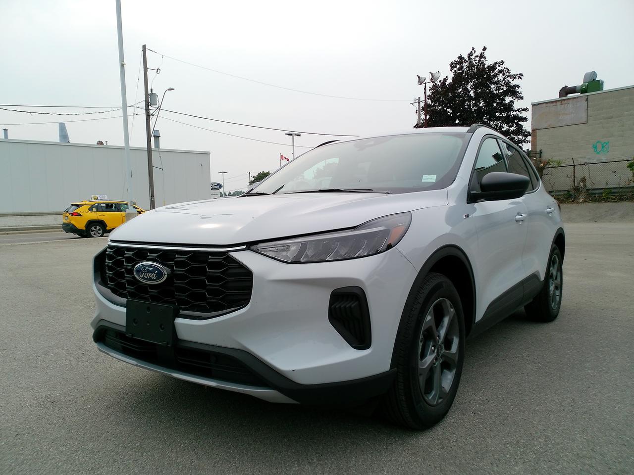 2025 Ford Escape ST-Line Photo2