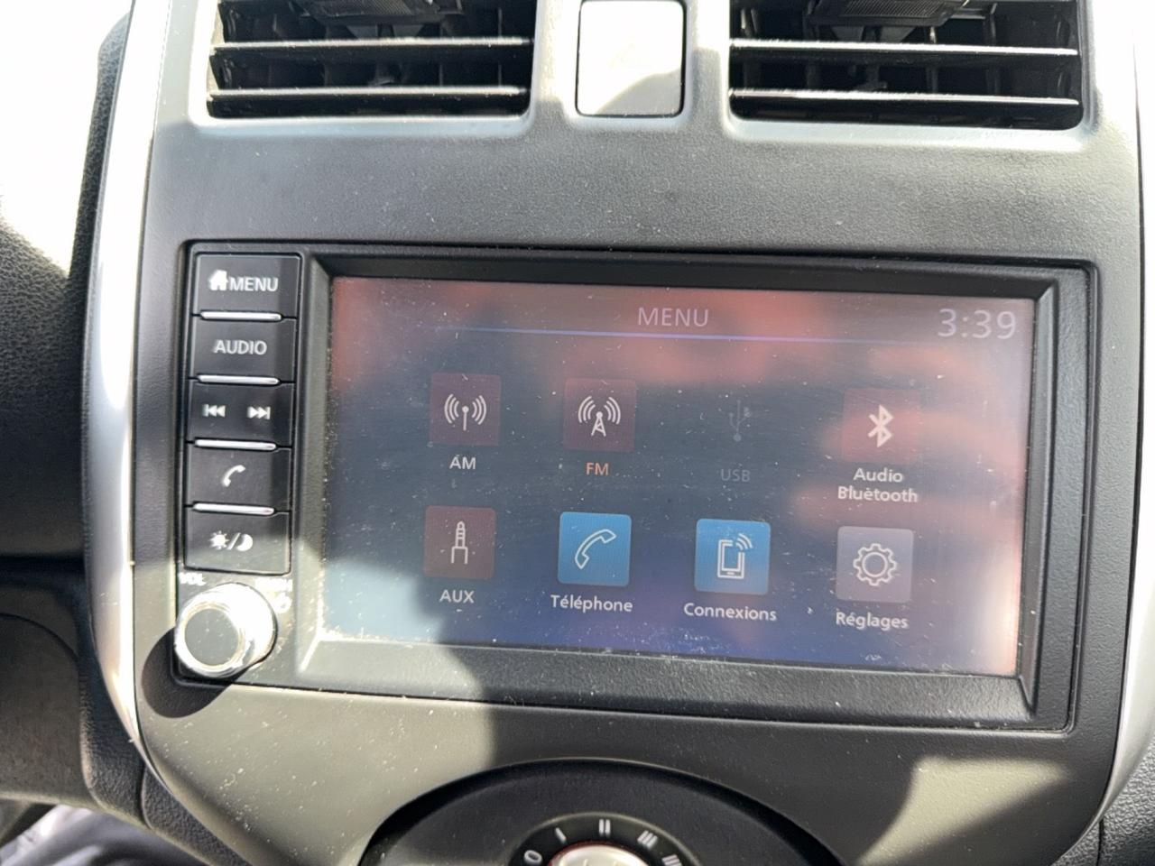 2019 Nissan Micra Manual transmission-cruise -Bluetooth audio-camera Photo