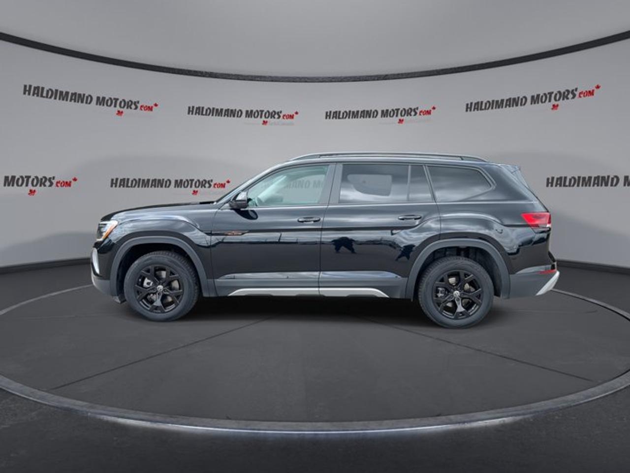 2025 Volkswagen Atlas Peak Edition 4WD | No Accidents | Ventilated Seats Photo4