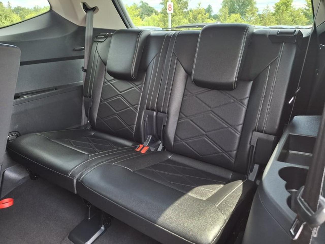 2025 Volkswagen Atlas Comfortline AWD | Leather | Cooled + Heated Seats | Heated Wheel | Adaptive Cruise | and More ! Photo