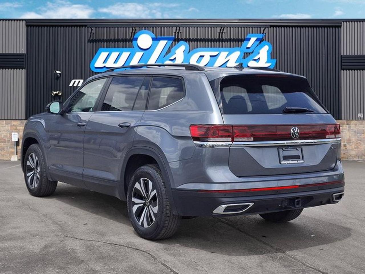 2025 Volkswagen Atlas Comfortline AWD | Leather | Cooled + Heated Seats | Heated Wheel | Adaptive Cruise | and More ! Photo
