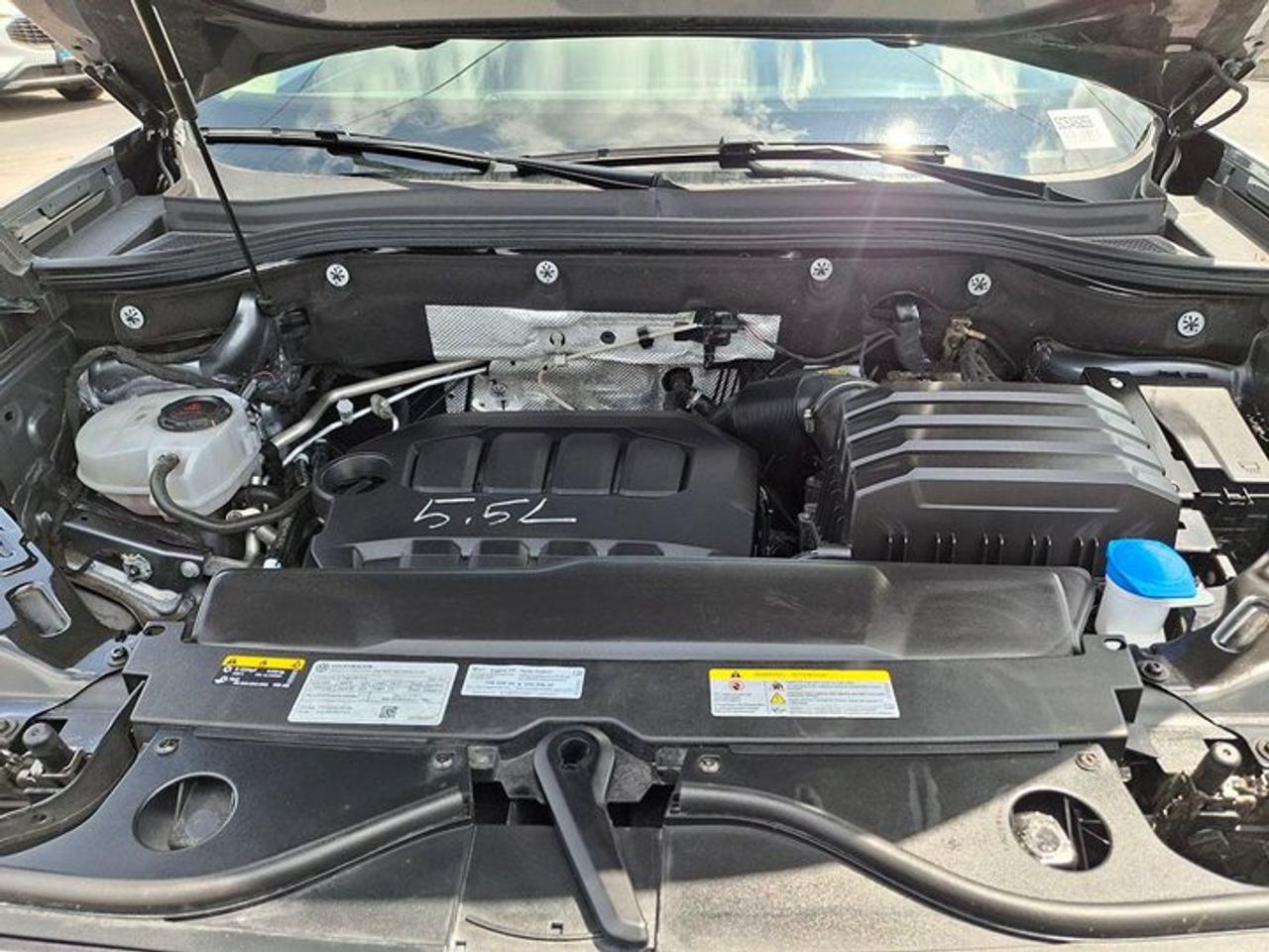 2025 Volkswagen Atlas Comfortline AWD | Leather | Cooled + Heated Seats | Heated Wheel | Adaptive Cruise | and More ! Photo