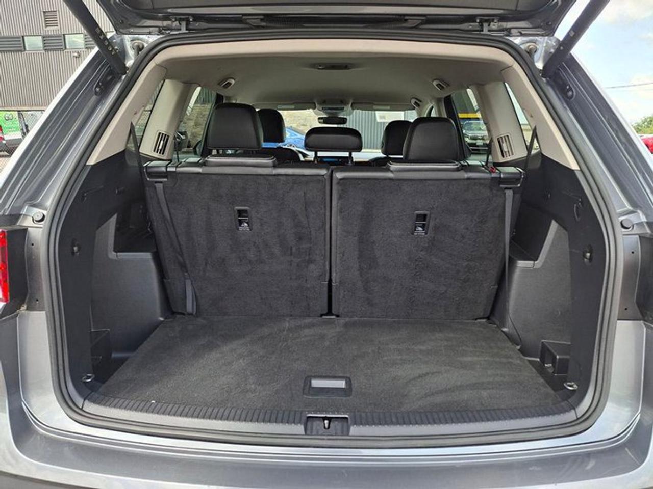 2025 Volkswagen Atlas Comfortline AWD | Leather | Cooled + Heated Seats | Heated Wheel | Adaptive Cruise | and More ! Photo