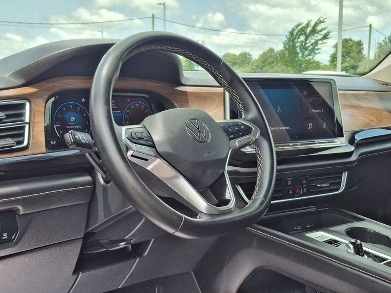 2025 Volkswagen Atlas Comfortline AWD | Leather | Cooled + Heated Seats | Heated Wheel | Adaptive Cruise | and More ! Photo