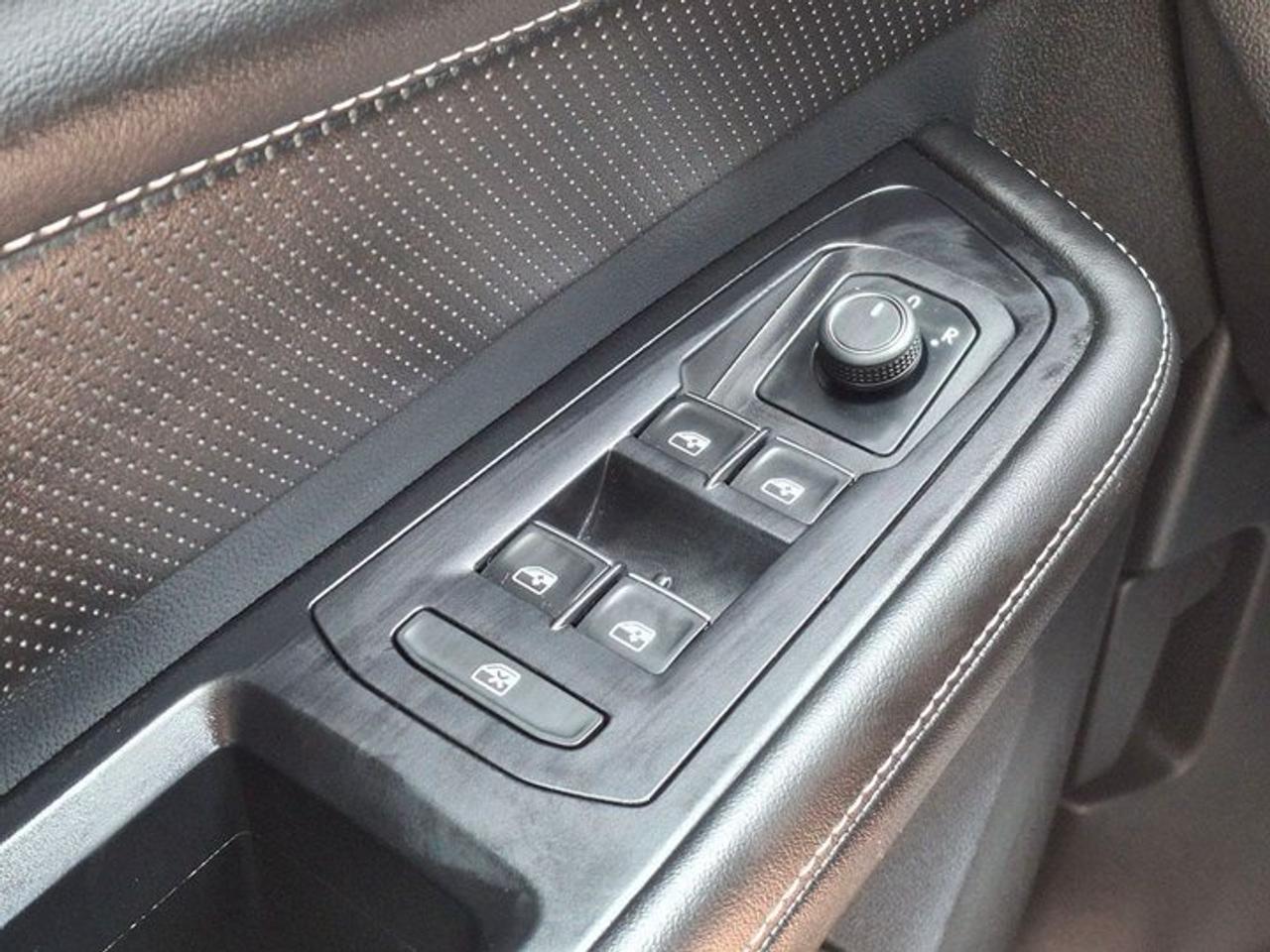 2025 Volkswagen Atlas Comfortline AWD | Leather | Cooled + Heated Seats | Heated Wheel | Adaptive Cruise | and More ! Photo