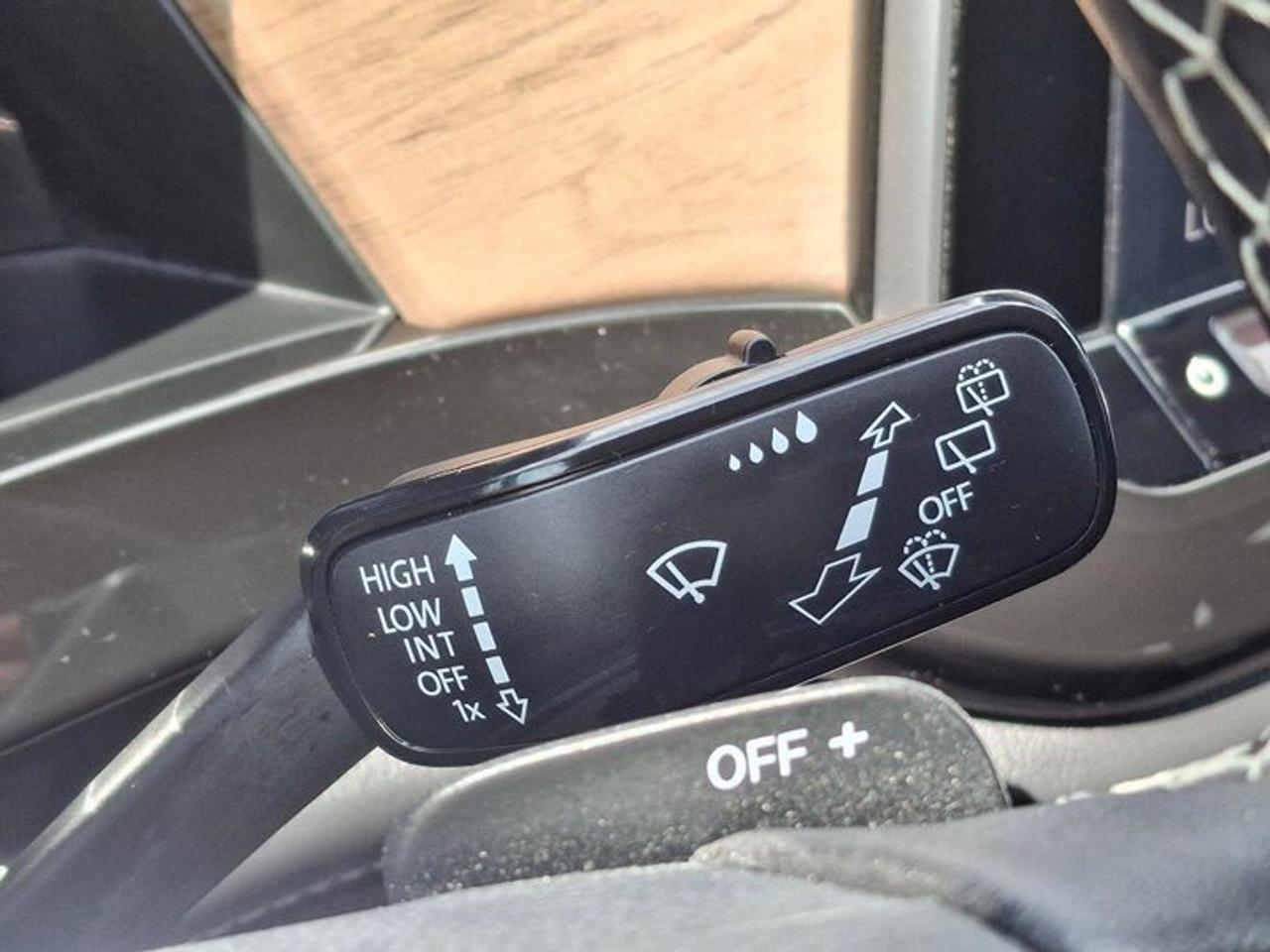 2025 Volkswagen Atlas Comfortline AWD | Leather | Cooled + Heated Seats | Heated Wheel | Adaptive Cruise | and More ! Photo
