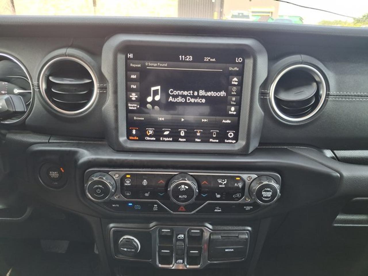 2022 Jeep Wrangler 4xe Unlimited Sahara Photo3