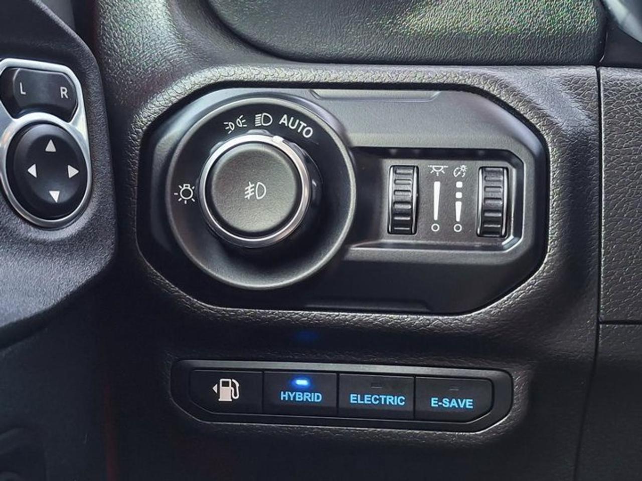 2022 Jeep Wrangler 4xe Unlimited Sahara 4xE | Split Leather | Heated Seats + Steering | Alpine Audio | CarPlay & More ! Photo