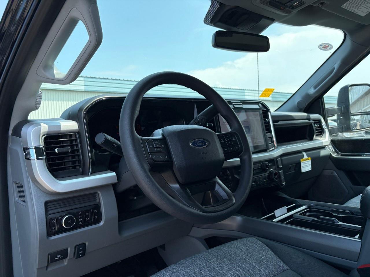 2026 Ford F-350 Super Duty SRW XLT 4WD CREW CAB 6.75' BOX Photo